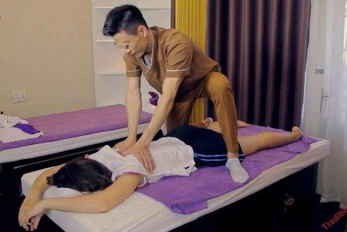 踩背按摩视频,跟视频学踩背按摩技巧