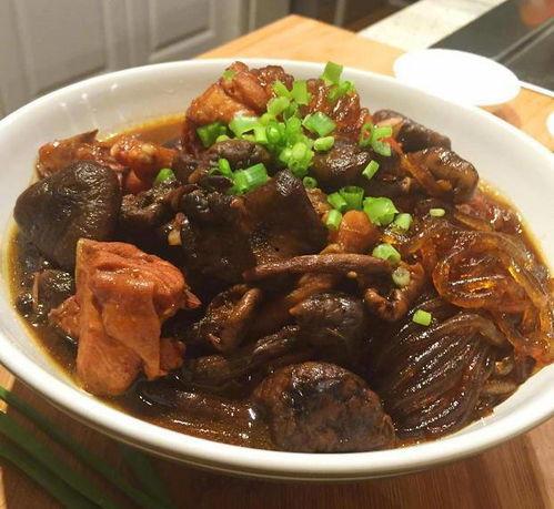 小鸡炖蘑菇视频,小鸡炖蘑菇，营养滋补的冬日佳肴