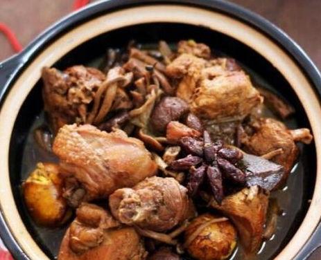 小鸡炖蘑菇视频,小鸡炖蘑菇，营养滋补的冬日佳肴