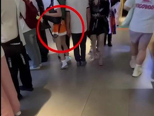 女孩屁股视频,揭秘女孩屁股视频背后的故事