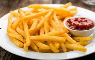 炸薯条视频,香脆炸薯条制作全过程揭秘