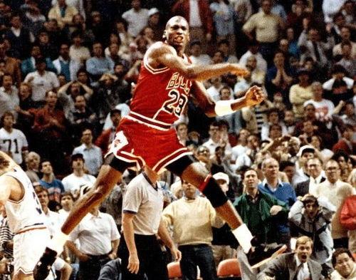 乔丹 比赛 视频,篮球之神的巅峰对决