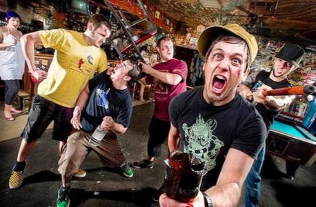 酒吧舞拳视频,热血沸腾的街头对决