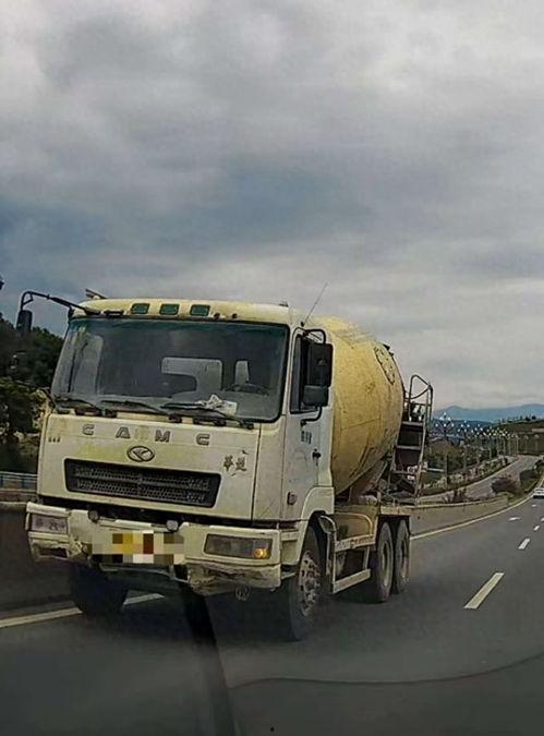 水泥罐车视频,高效运输与安全操作一瞥