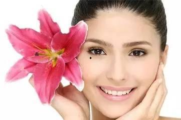 面部刮痧视频,轻松掌握面部刮痧技巧，焕发青春光彩