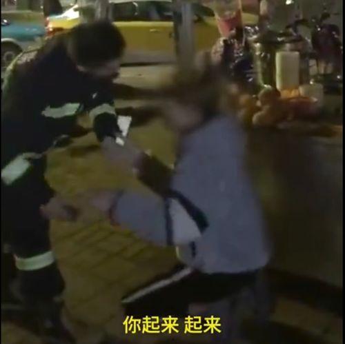 男人下跪视频,感人瞬间引发网友热议