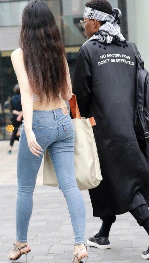 紧身牛仔裤视频,揭秘紧身牛仔裤的魅力
