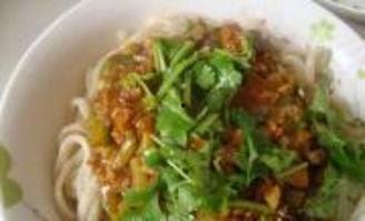 炸酱面做法视频,视频教学带你领略地道京味美食