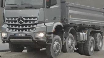 奔驰卡车视频
