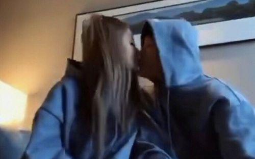 亲亲吻视频,揭秘亲吻视频中的浪漫瞬间