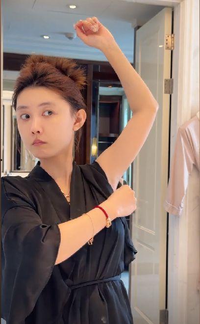 剃腋毛视频,告别尴尬瞬间