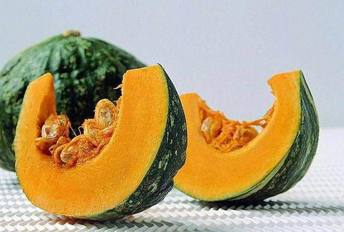 宝宝吃黑蜜瓜好不好呢,宝宝食用黑蜜瓜的益处与注意事项