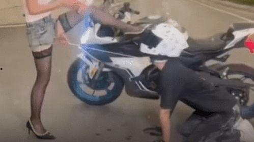 女生脚视频,视频中的优雅与风情