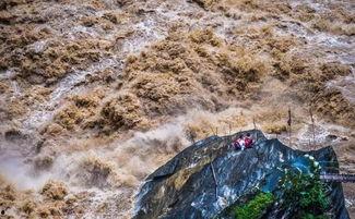 虎跳峡视频,大自然的鬼斧神工