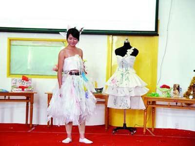 手工塑料袋做衣服视频,创意手工改造，环保时尚新潮流