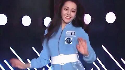 迪丽热巴舞蹈视频,动感十足，魅力四溢