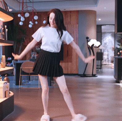 迪丽热巴舞蹈视频,动感十足，魅力四溢