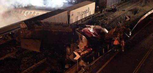 火车撞车视频,火车相撞事故现场直击