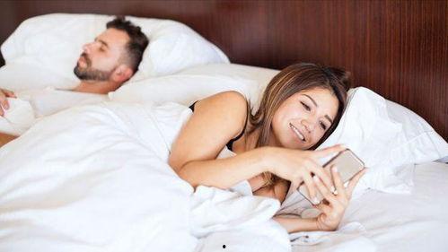 出轨女人的视频,视频揭露背叛瞬间