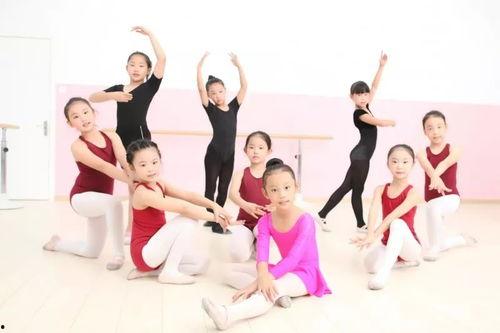 儿童歌曲舞蹈视频,跟随儿童歌曲舞蹈视频，感受纯真快乐时光