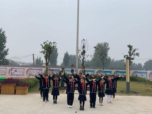 小学生升旗视频,小学生升旗仪式风采展示